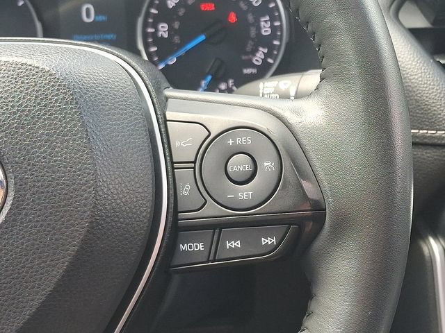 Used 2022 Toyota RAV4 XLE Premium AWD/4WD image 22
