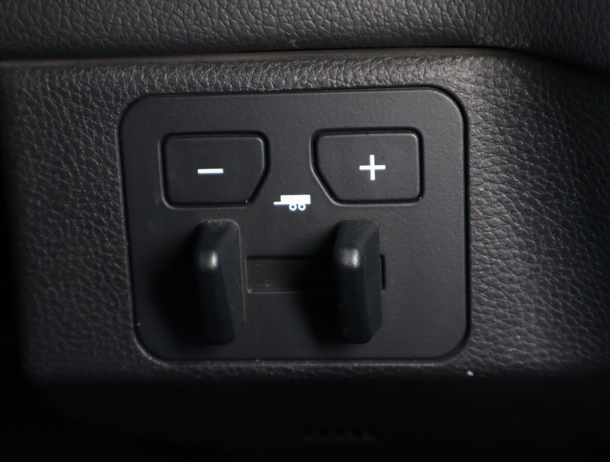 Used 2024 Toyota Tundra Limited w/ TRD Off-Road Package image 20