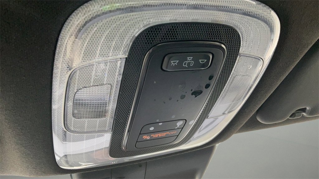 Certified 2025 Hyundai Elantra Sport image 29