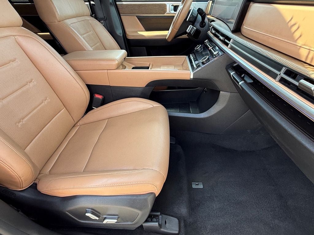Used 2025 Hyundai Santa Fe Limited AWD/4WD image 10