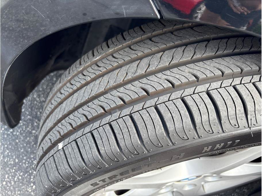 Used 2008 BMW 135i Convertible RWD image 18