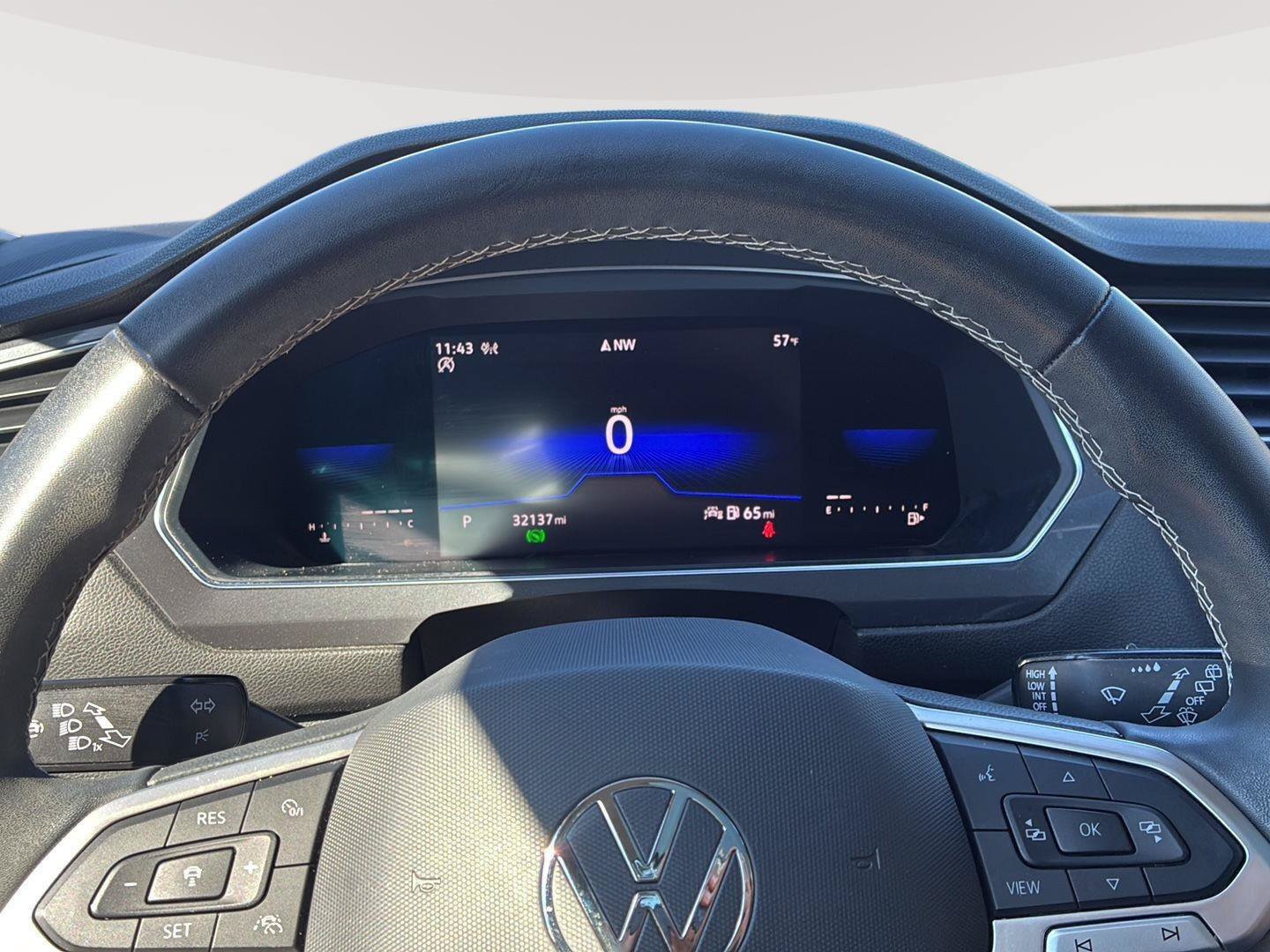 Used 2023 Volkswagen Tiguan SE w/ Panoramic Sunroof Package AWD/4WD image 26