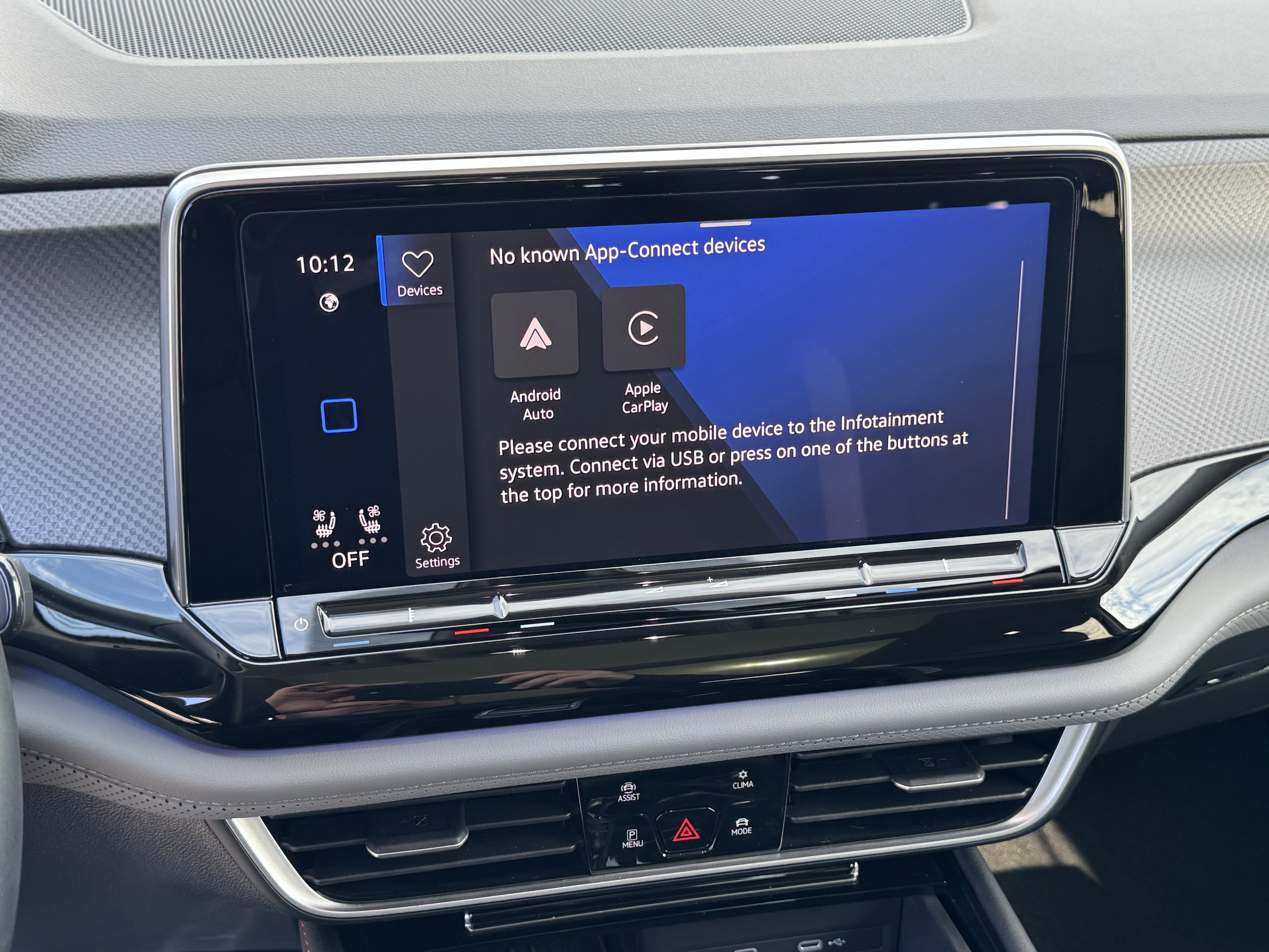 Certified 2025 Volkswagen Atlas Peak Edition SE image 26