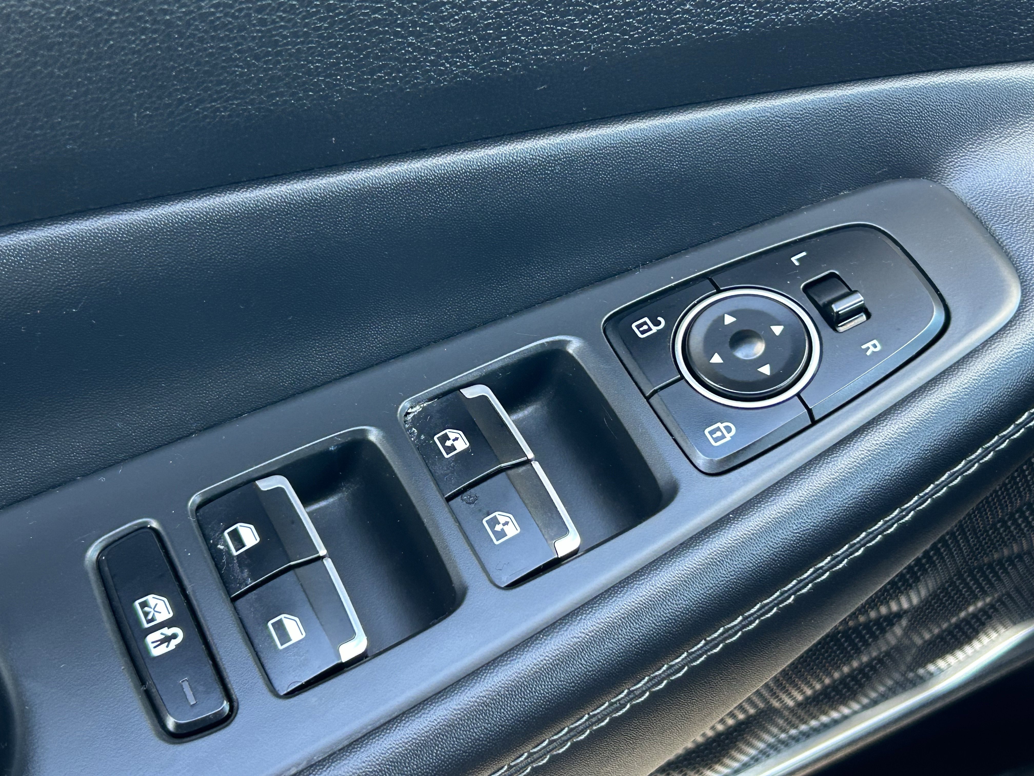 Used 2022 Hyundai Santa Fe SEL Premium image 22