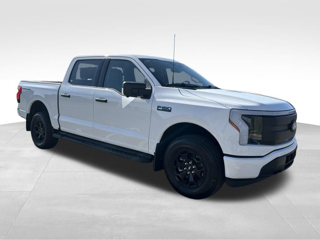 Used 2025 Ford F150 Lightning XLT AWD/4WD image 7