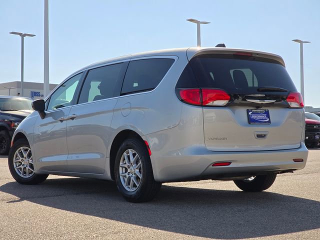 Used 2023 Chrysler Voyager LX FWD image 23