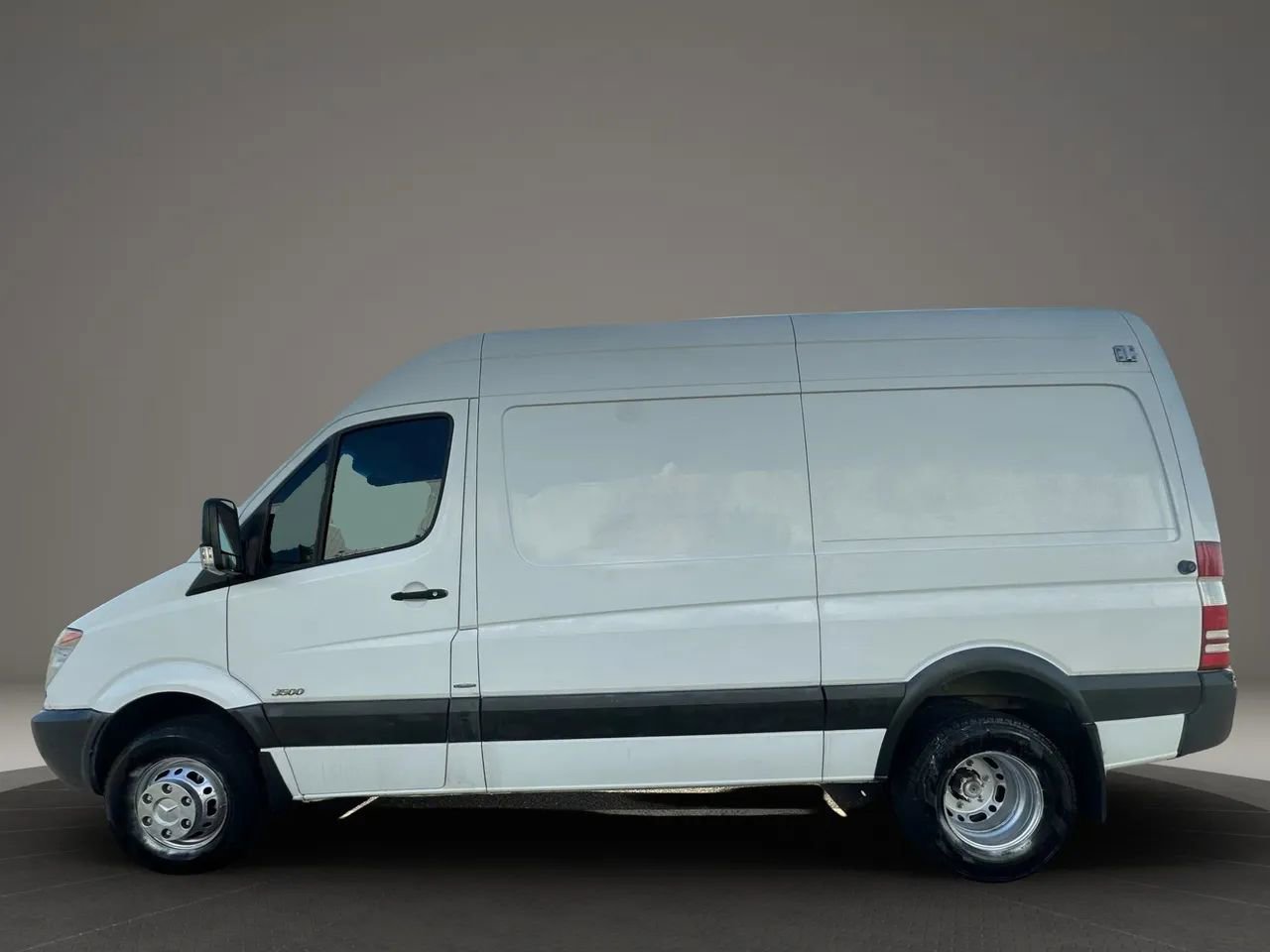 Used 2012 Mercedes-Benz Sprinter 3500 image 4