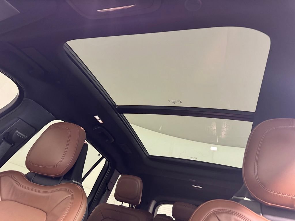 Certified 2023 Lincoln Aviator Reserve w/ Equipment Group 201A AWD/4WD image 21