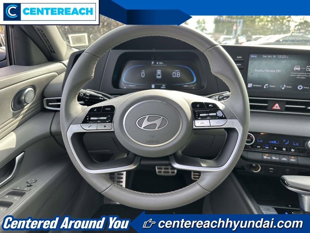 Used 2025 Hyundai Elantra Sport FWD image 12