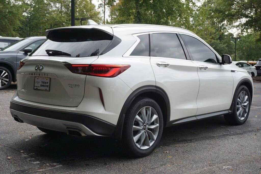Used 2022 INFINITI QX50 Essential image 6
