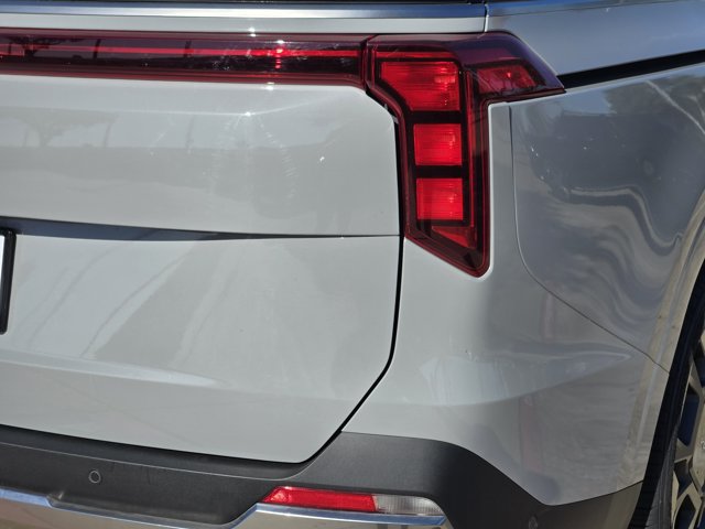 Used 2025 Kia Carnival SX FWD image 15