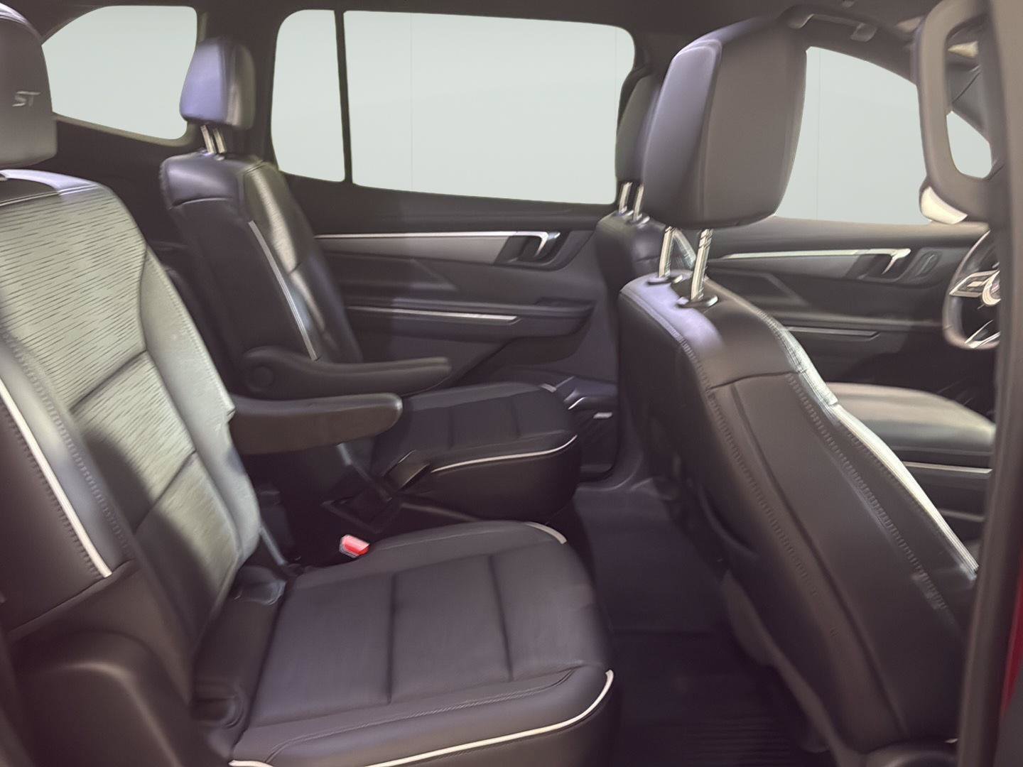 Used 2025 Buick Enclave Sport Touring w/ Trailering Package, 5000 lbs. FWD image 12
