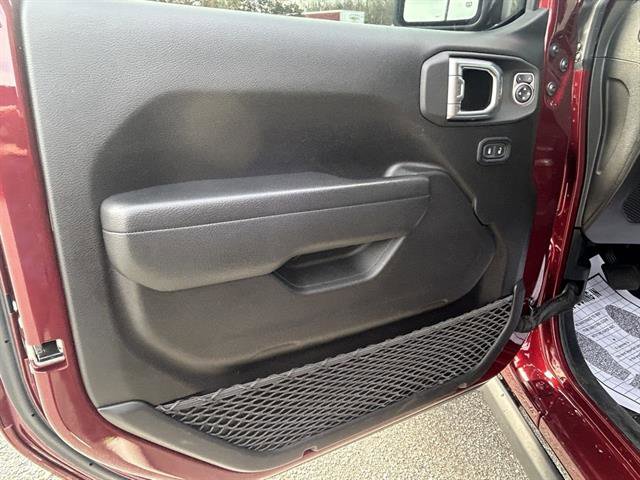 Used 2022 Jeep Gladiator Mojave w/ Trailer Tow Package image 25