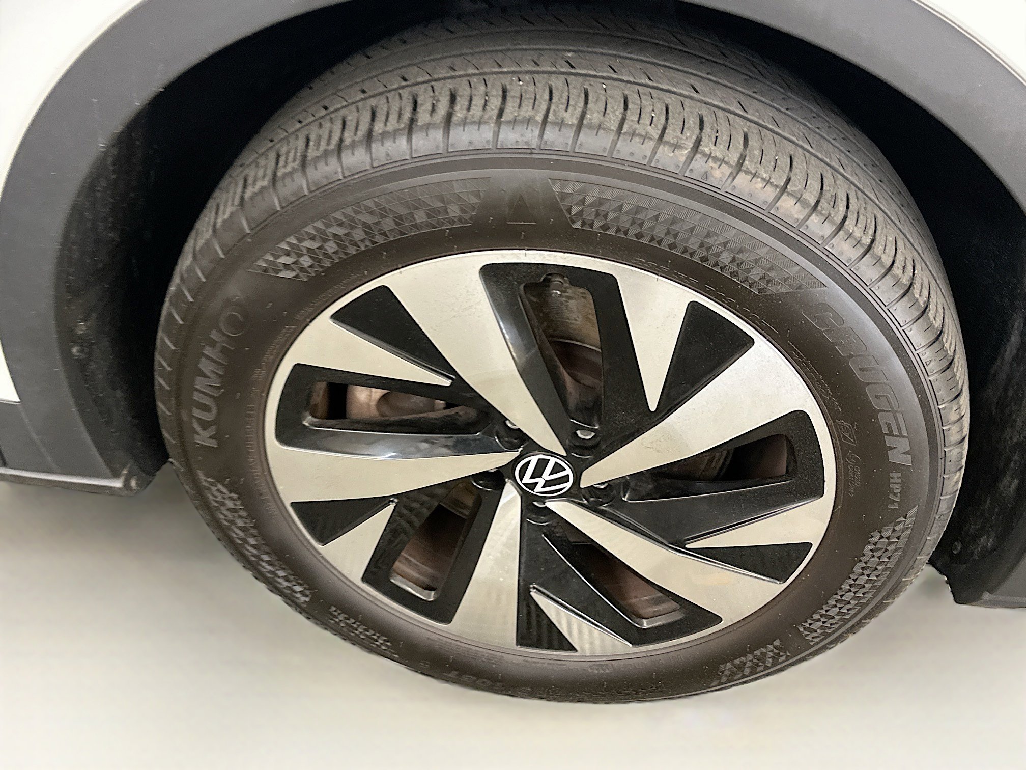 Used 2023 Volkswagen ID.4 Pro image 11