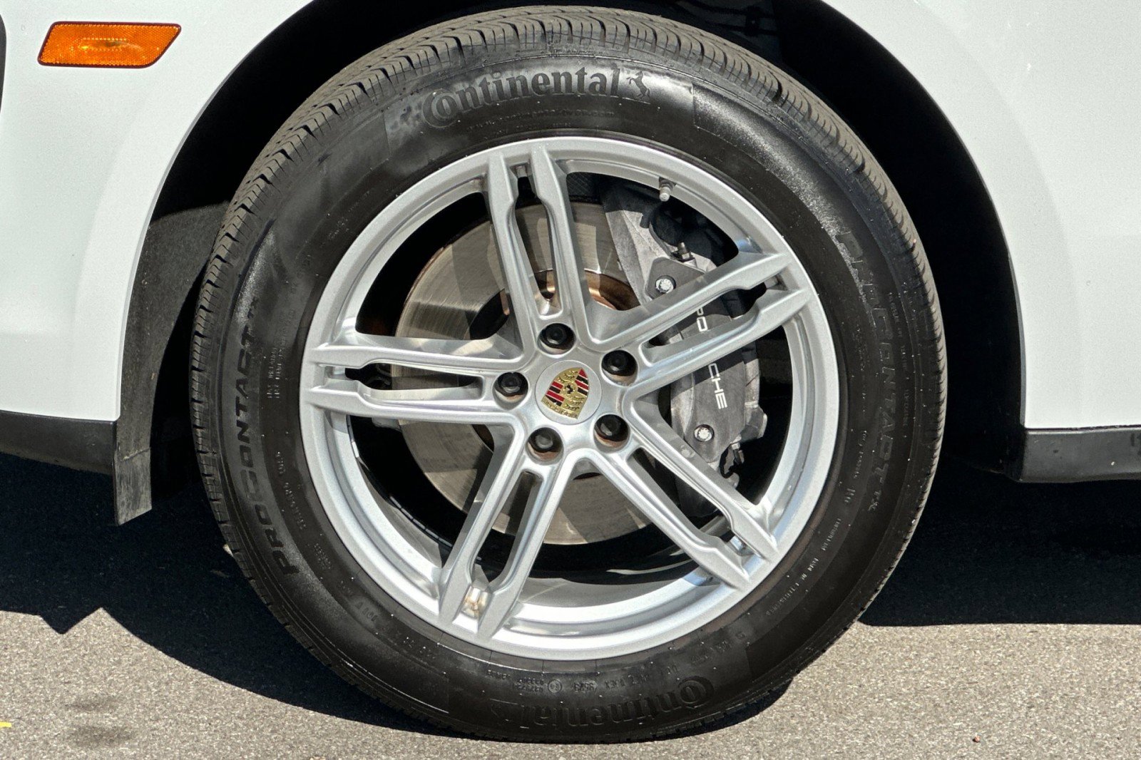 Certified 2022 Porsche Macan image 27