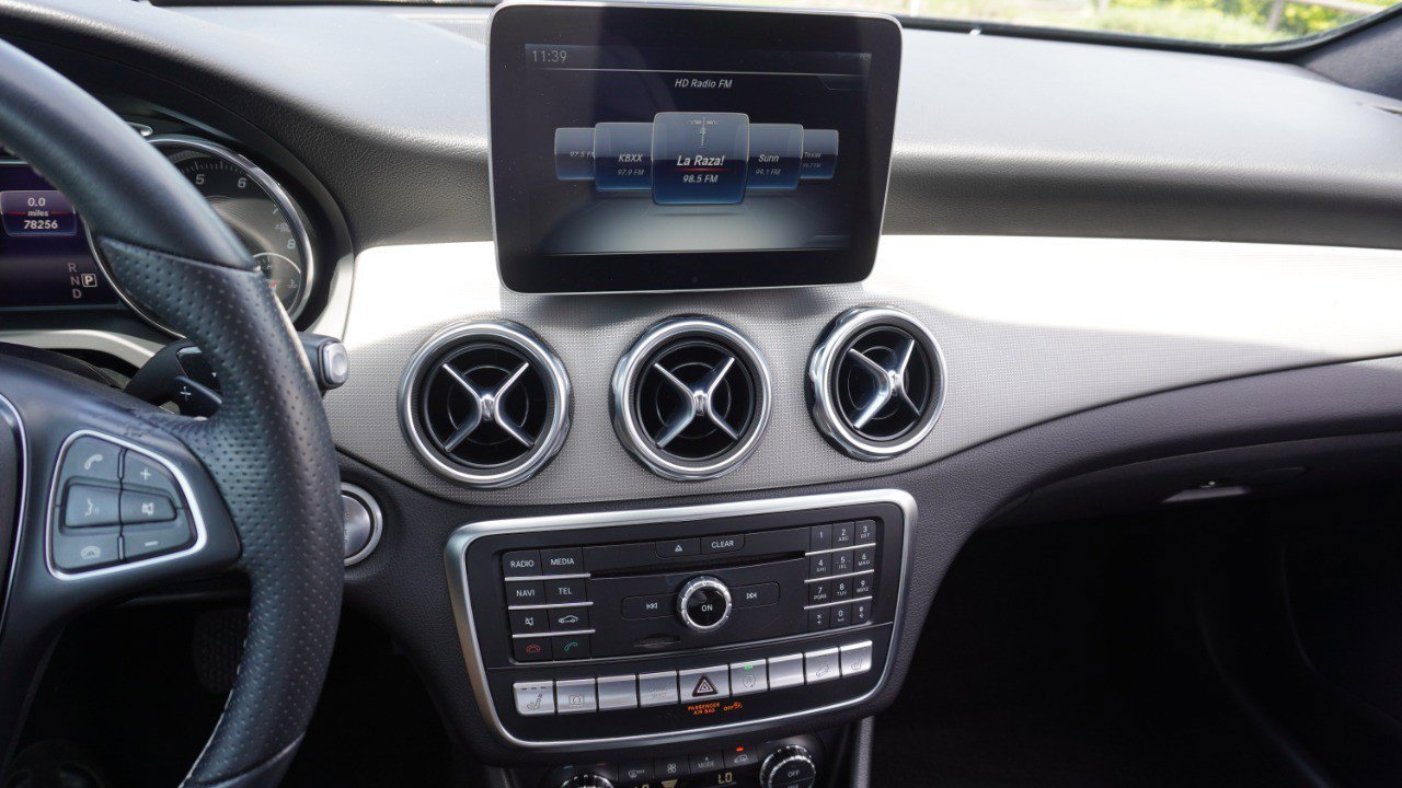 Used 2018 Mercedes-Benz GLA 250 4MATIC image 17