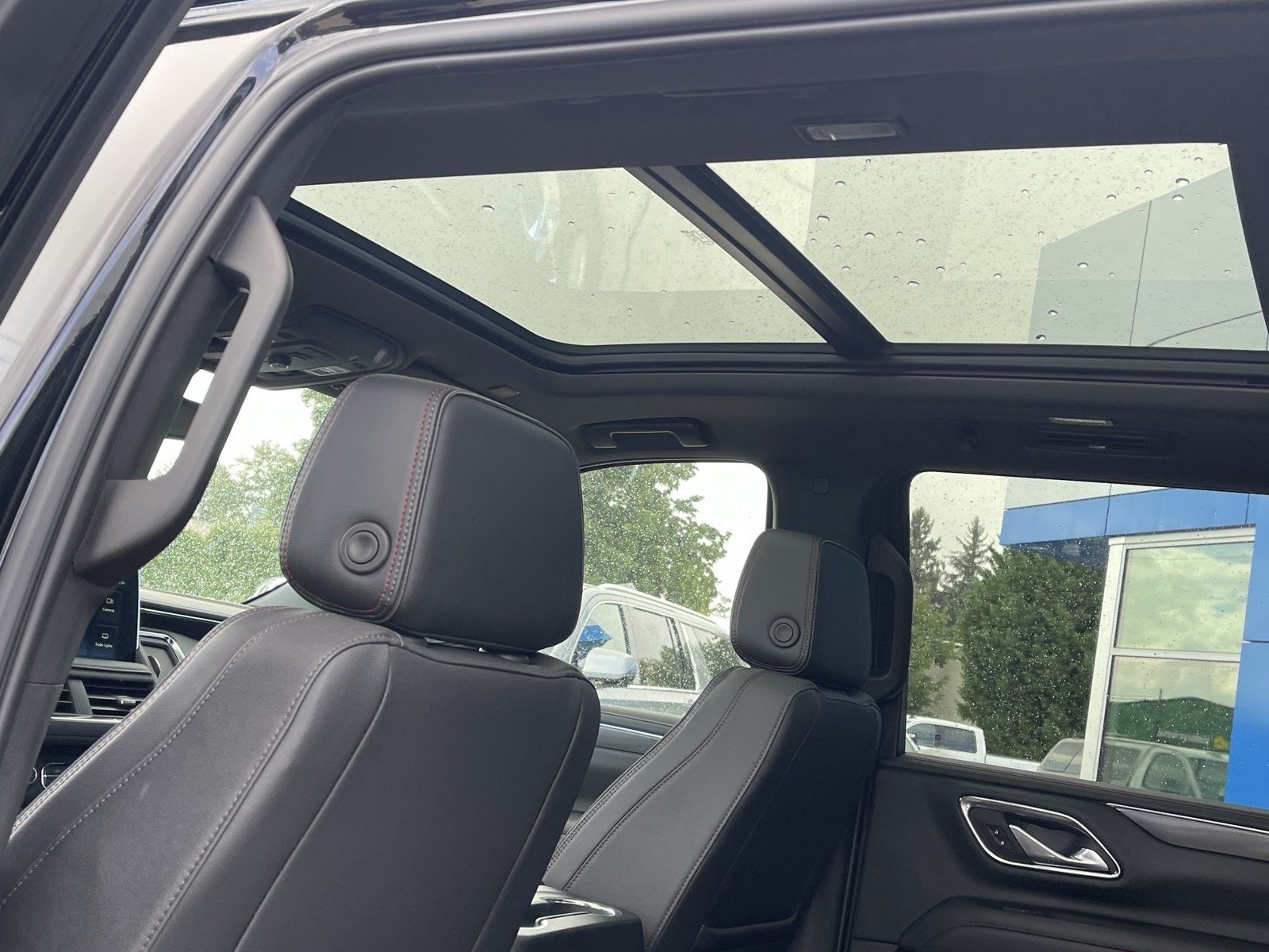 Used 2023 Chevrolet Tahoe RST AWD/4WD image 16