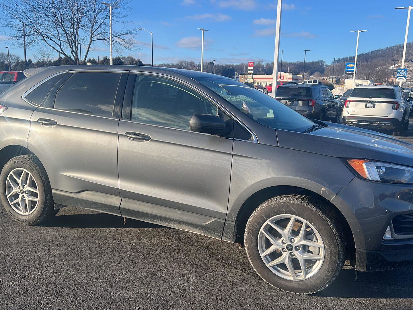 Used 2024 Ford Edge SEL w/ Convenience Package image 2