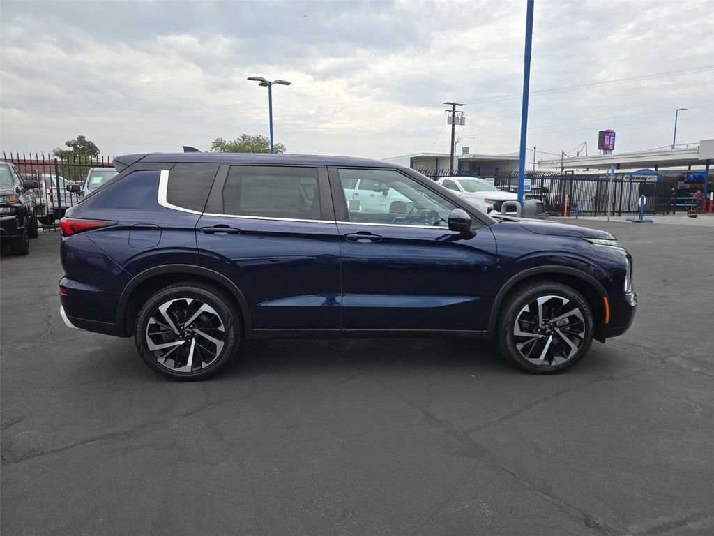 Used 2022 Mitsubishi Outlander SE FWD image 28