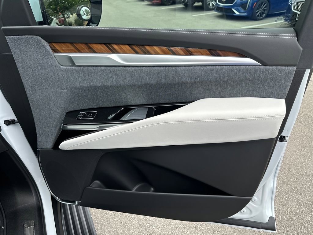 Used 2026 Cadillac Escalade Platinum Sport w/ LPO, Floor Liner Package AWD/4WD image 40
