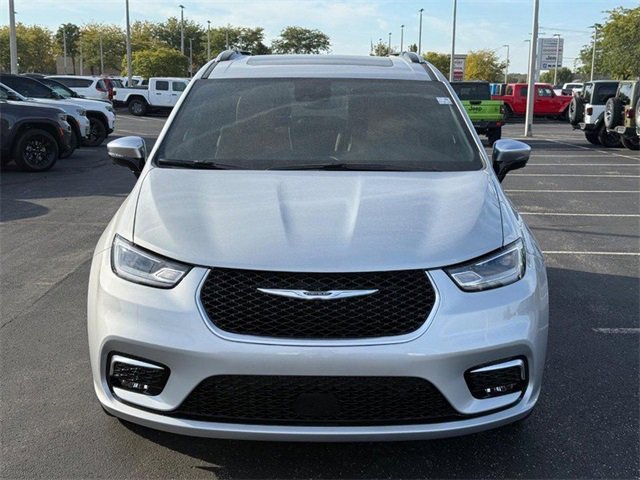 New 2026 Chrysler Pacifica Pinnacle w/ Trailer Tow Group image 10