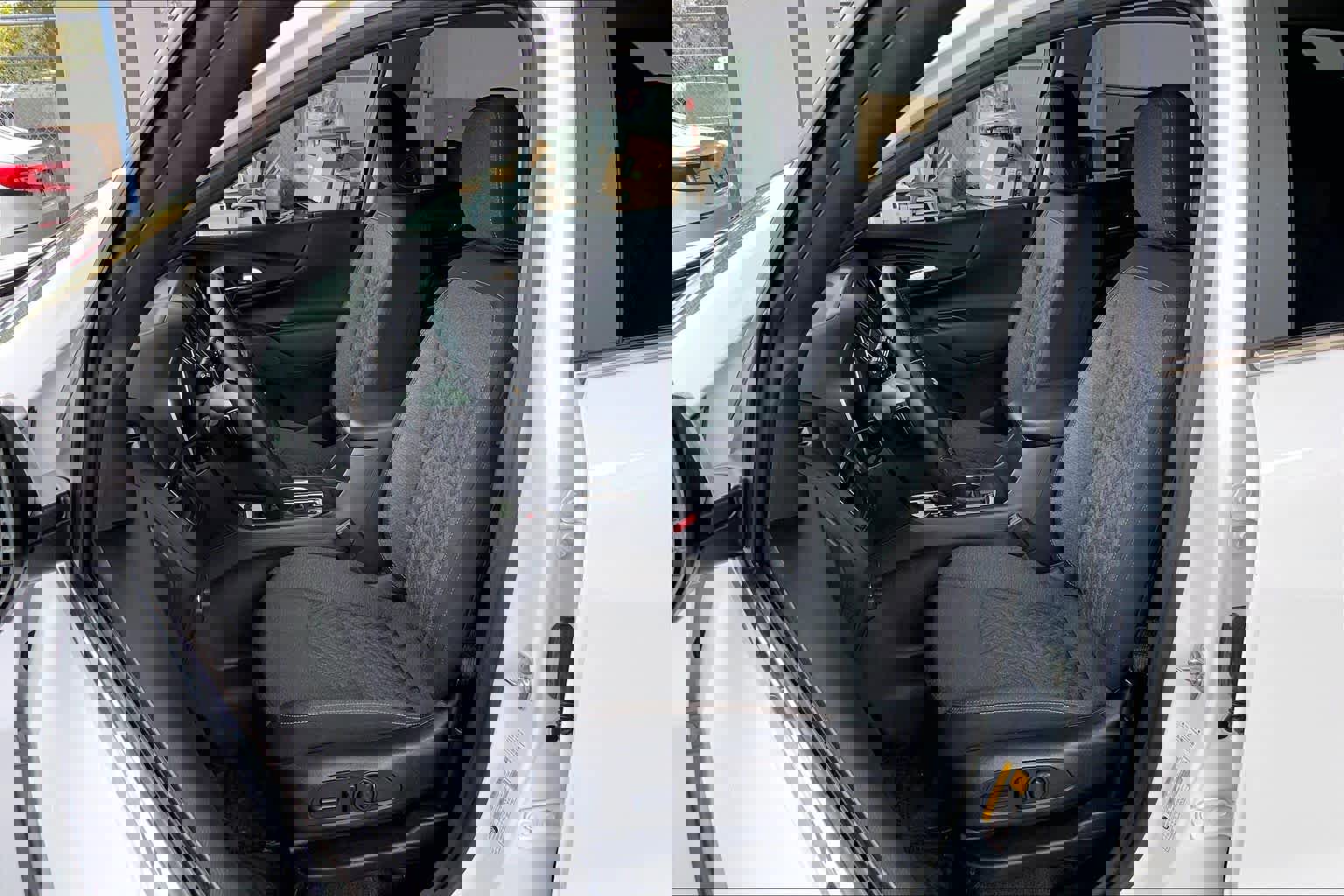 Used 2024 Chevrolet Equinox LT image 14