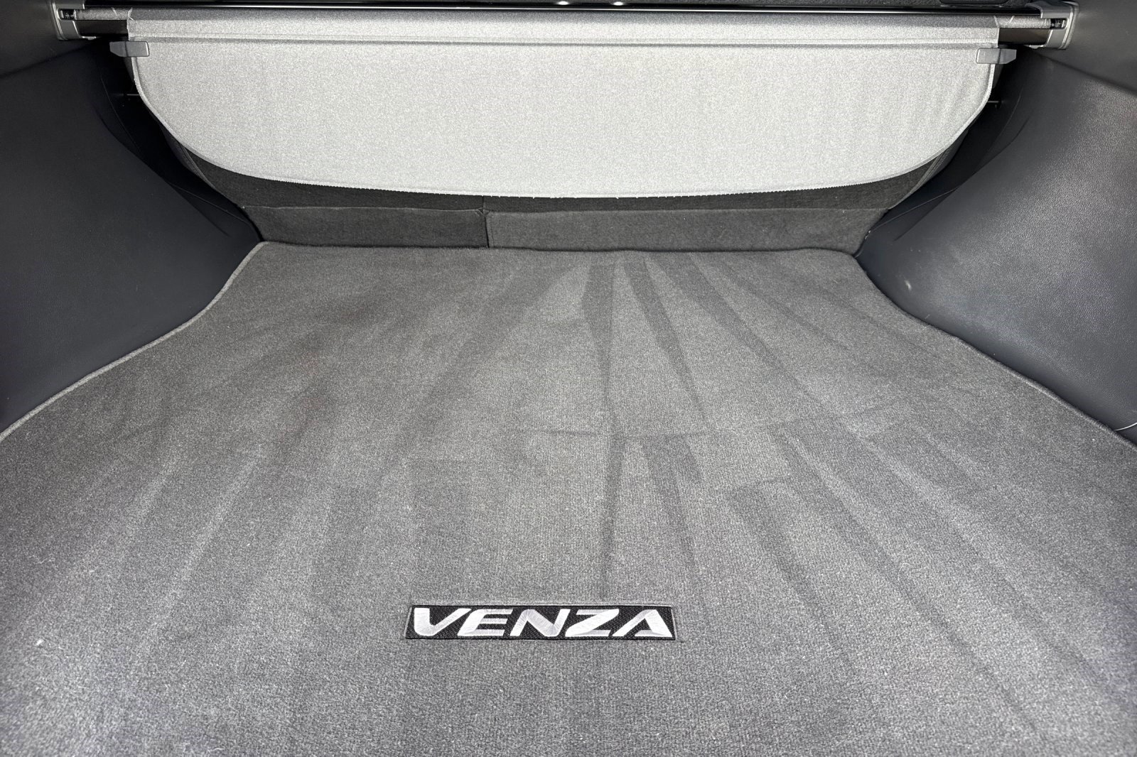 Certified 2024 Toyota Venza Limited AWD/4WD image 12