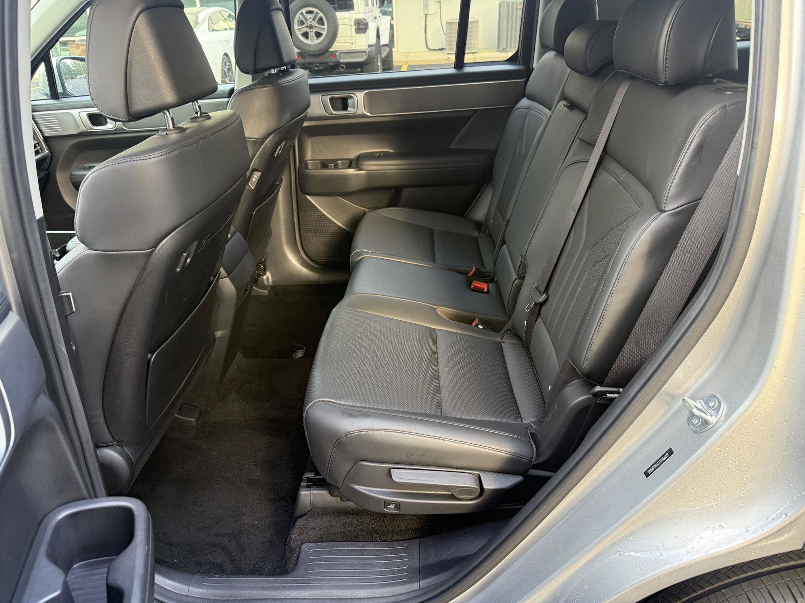 Used 2026 Hyundai Santa Fe SEL FWD image 5