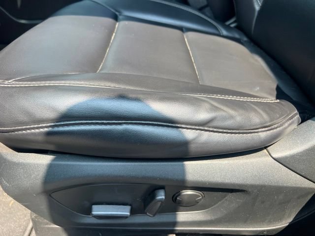 Used 2021 Ford Explorer XLT w/ Equipment Group 202A AWD/4WD image 22
