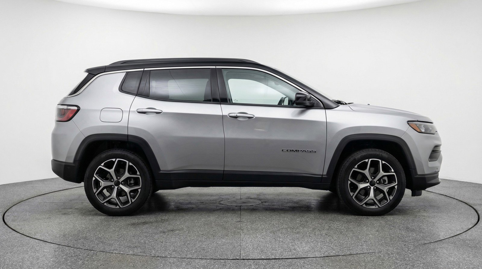 Used 2025 Jeep Compass Limited image 11