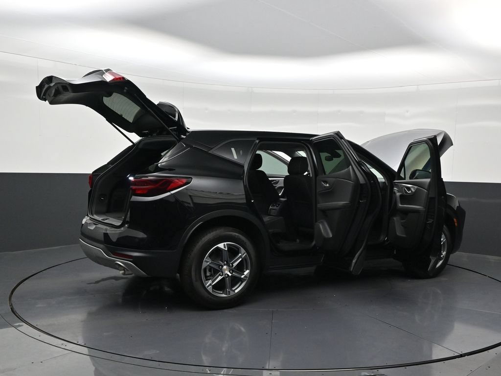 Used 2026 Chevrolet Blazer LT FWD image 32