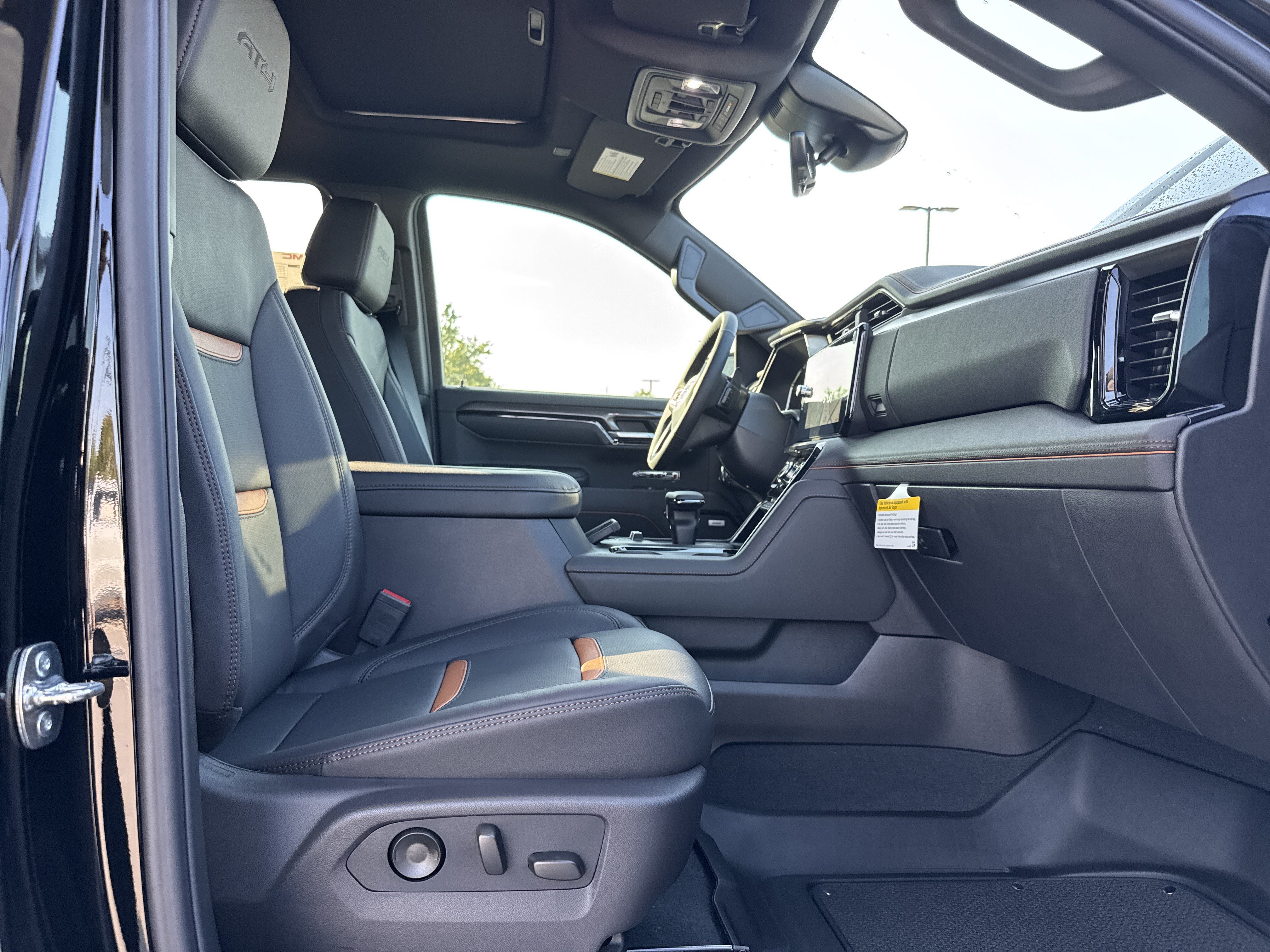 New 2026 GMC Sierra 1500 AT4 w/ AT4 Premium Package AWD/4WD image 33