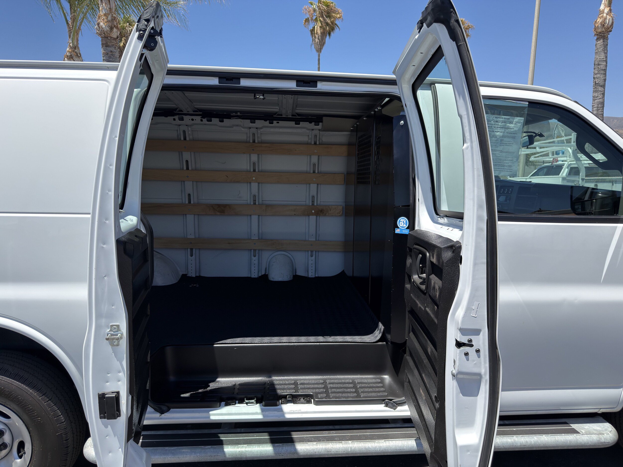 Used 2024 Chevrolet Express 2500 w/ Driver Convenience Package RWD image 12
