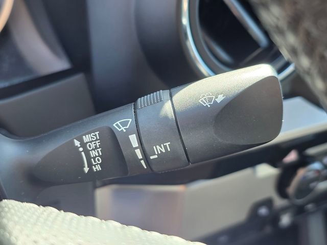 Used 2022 Toyota Tacoma SR5 RWD image 38