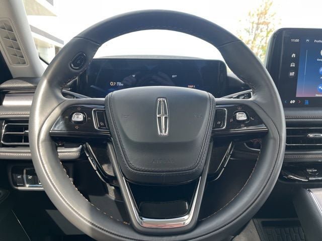 Certified 2025 Lincoln Aviator AWD image 27