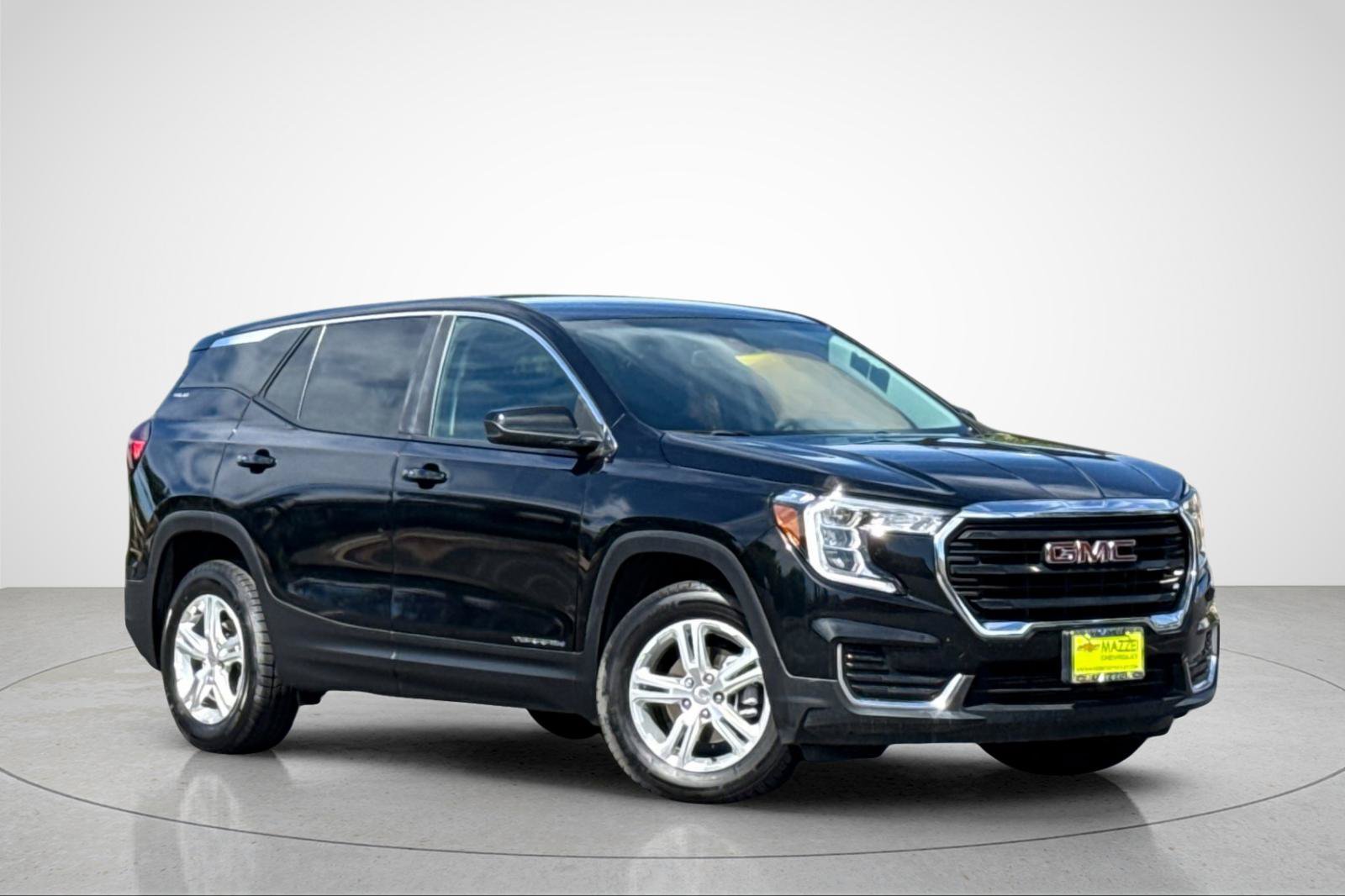 Used 2024 GMC Terrain SLE AWD/4WD image 2