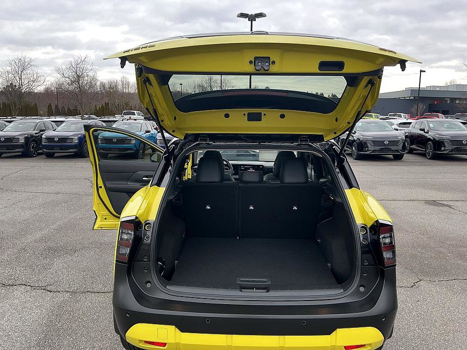 Used 2025 Nissan Kicks SR w/ SR Premium Package image 26