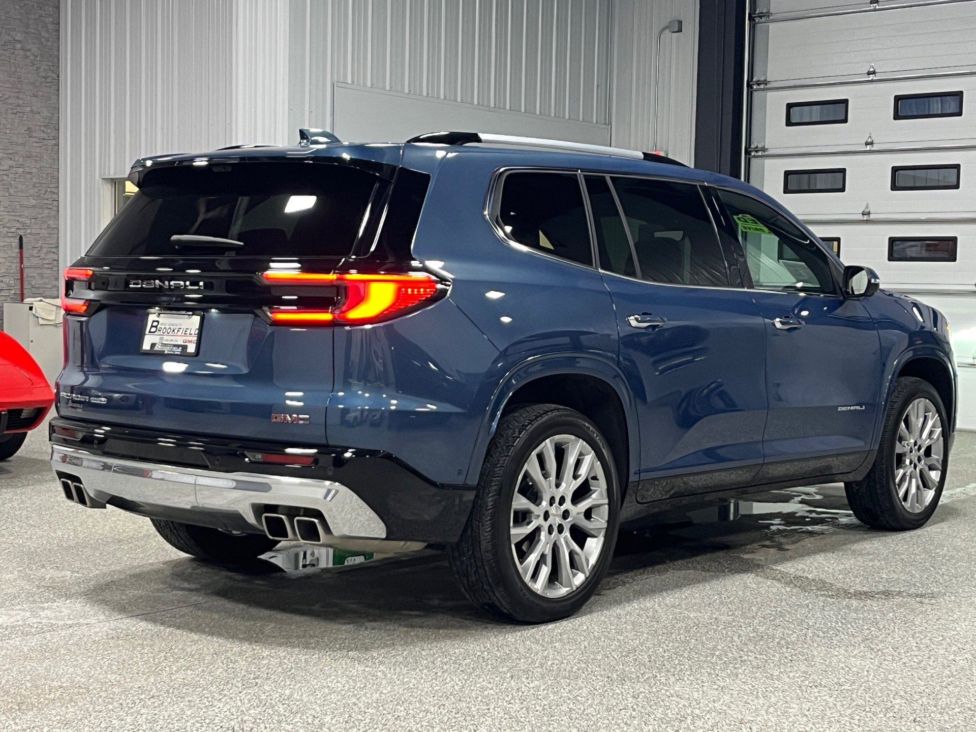 Certified 2025 GMC Acadia Denali w/ Super Cruise Package image 5