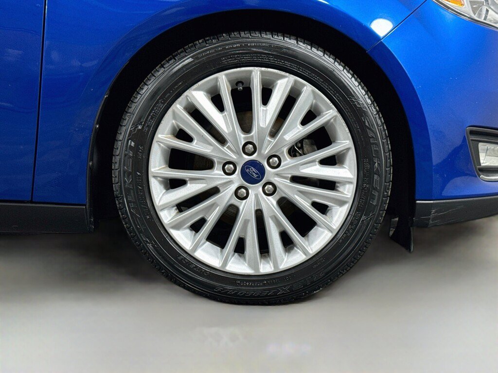 Used 2018 Ford Focus Titanium w/ Titanium Technology Package FWD image 45