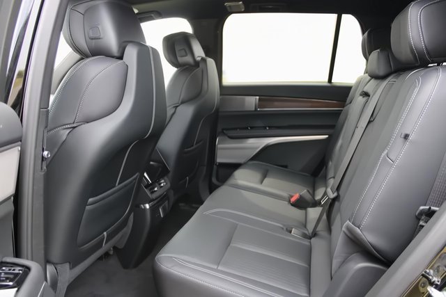 New 2026 Cadillac Vistiq Luxury image 21