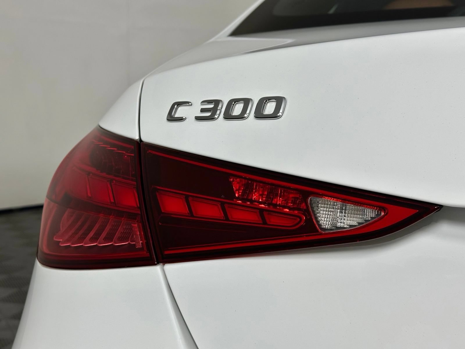 Used 2025 Mercedes-Benz C 300 Sedan image 13