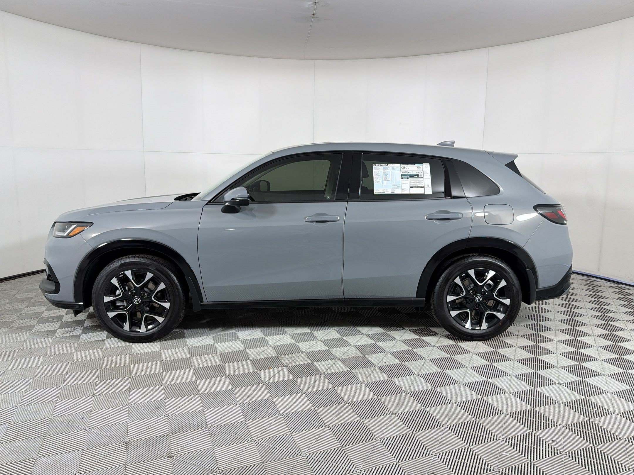 New 2027 Honda HR-V EX-L image 2