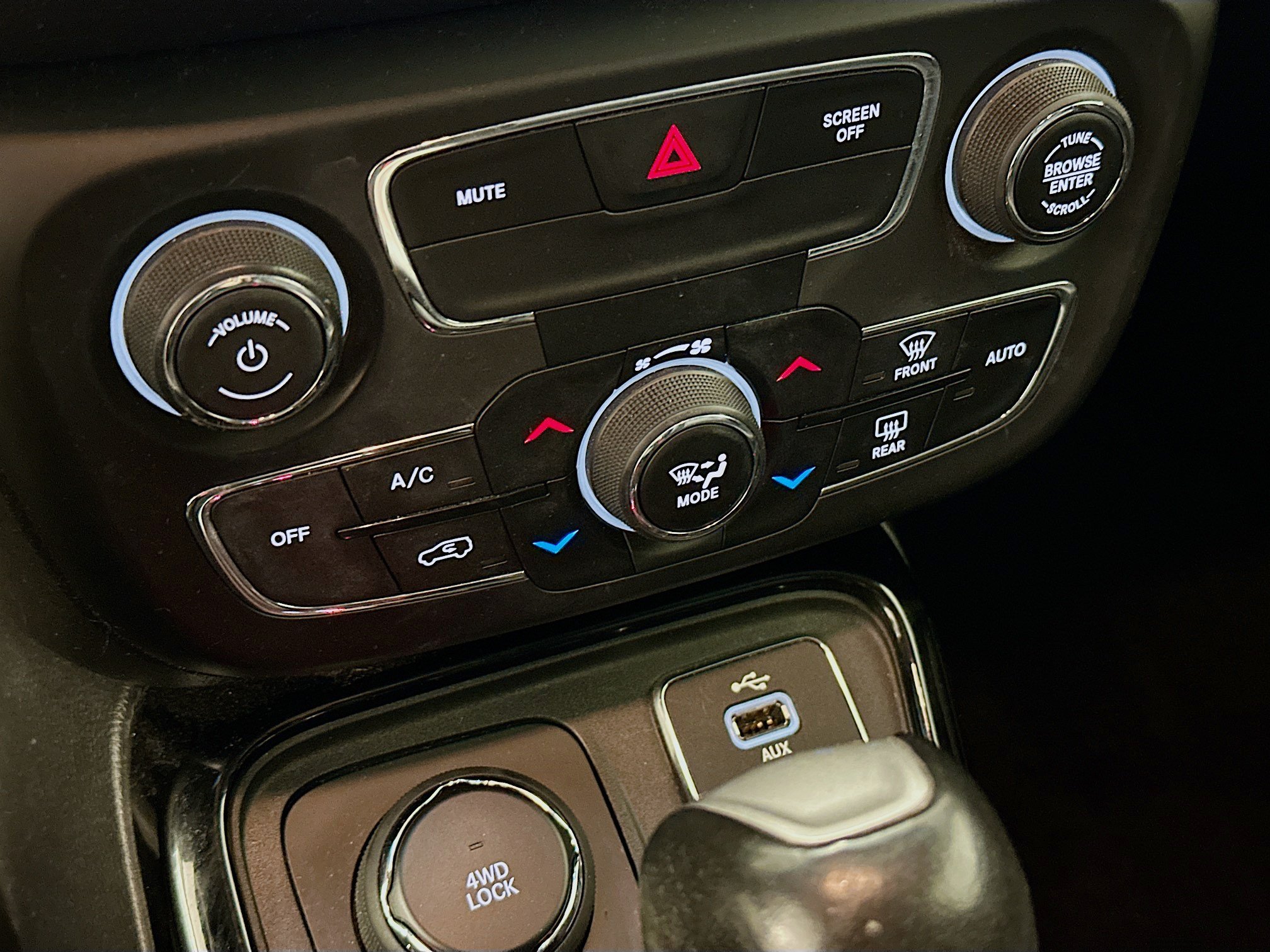 Used 2018 Jeep Compass Limited AWD/4WD image 23