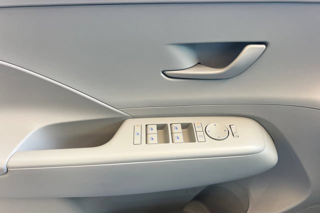 New 2027 Hyundai Kona SE FWD image 10