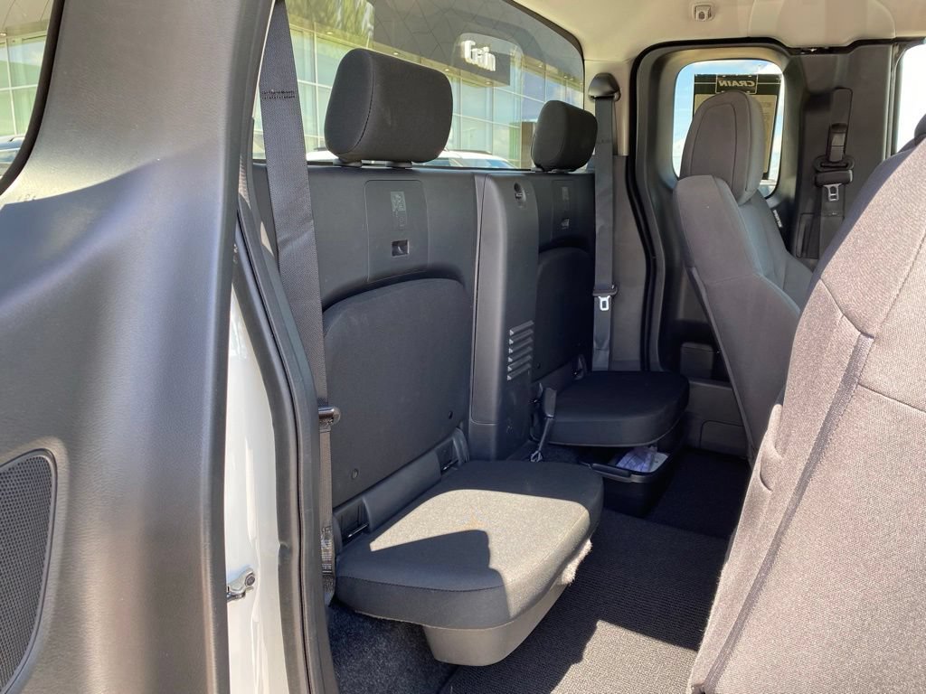 Used 2024 Nissan Frontier S AWD/4WD image 28