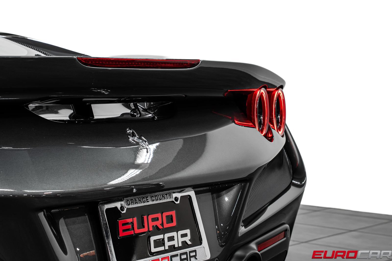 Used 2021 Ferrari F8 Tributo RWD image 23