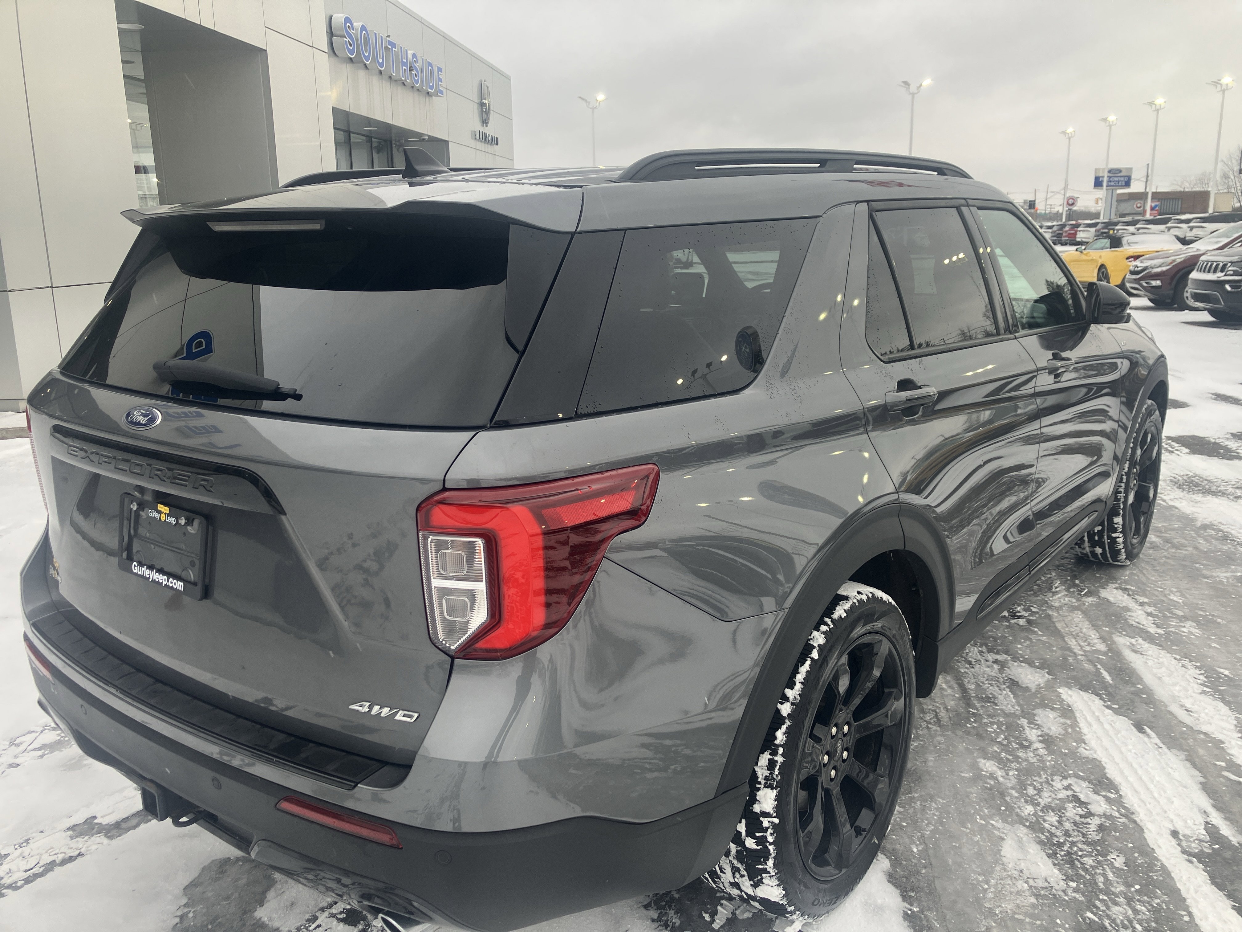 Used 2023 Ford Explorer ST-Line w/ Class IV Trailer Tow Package image 7