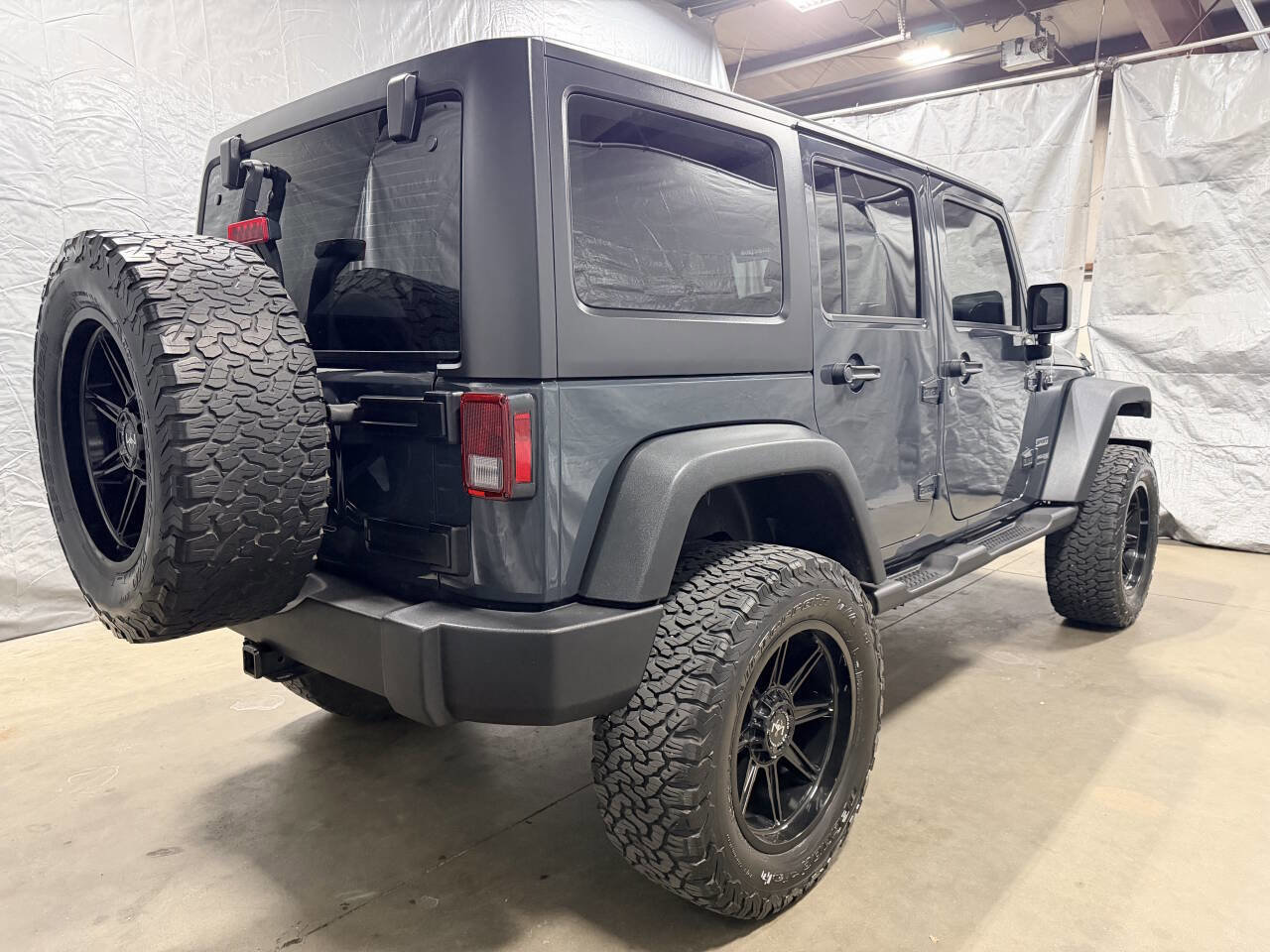 Used 2018 Jeep Wrangler Unlimited Sport w/ Connectivity Group image 9