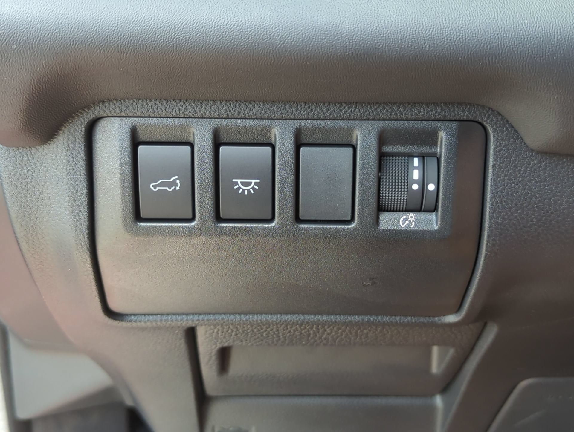 Used 2025 Subaru Ascent Limited w/ Popular Package #2 AWD/4WD image 32