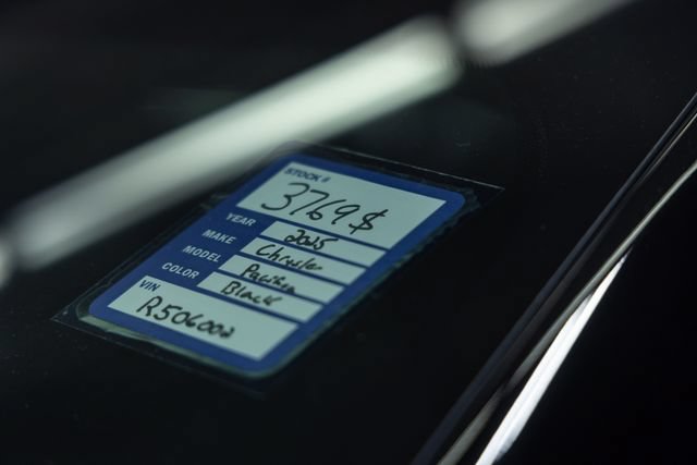 Used 2025 Chrysler Pacifica Select FWD image 27